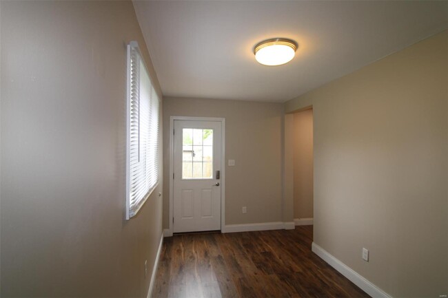 Building Photo - 428 Chamberlin Dr
