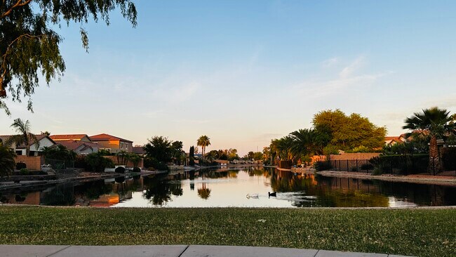 Building Photo - 839 E Las Colinas Pl