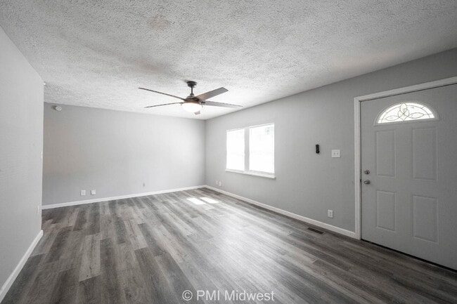 Building Photo - "Charming 3-Bed Home on Dubarry Road – Coz...