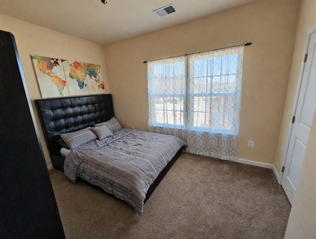 Building Photo - 4511 Foster Ave