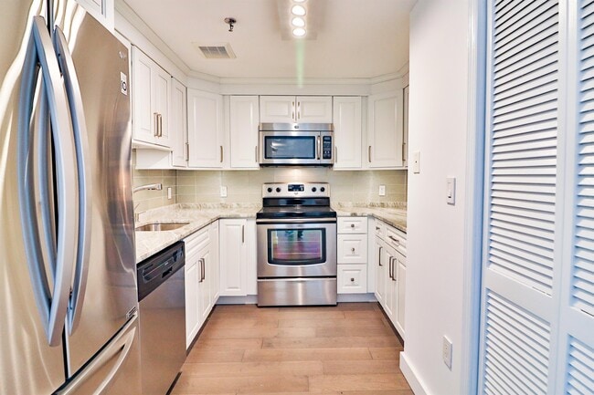 Building Photo - 24 Courthouse Sq