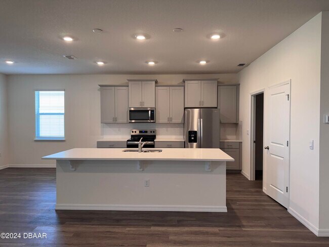 Building Photo - 341 Merimont Ln