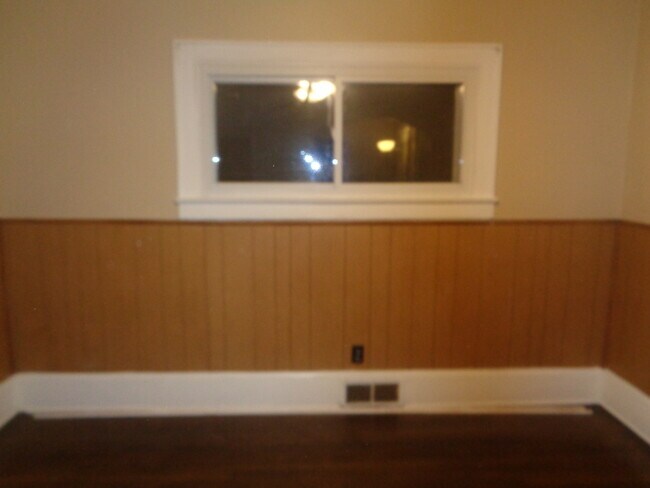 Dinning Room #2 - 886 Storer Ave