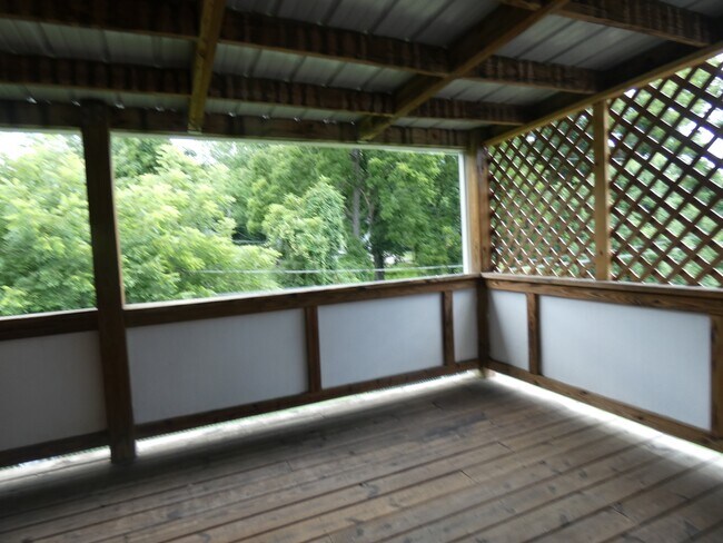 Building Photo - 5901 Creek View Dr