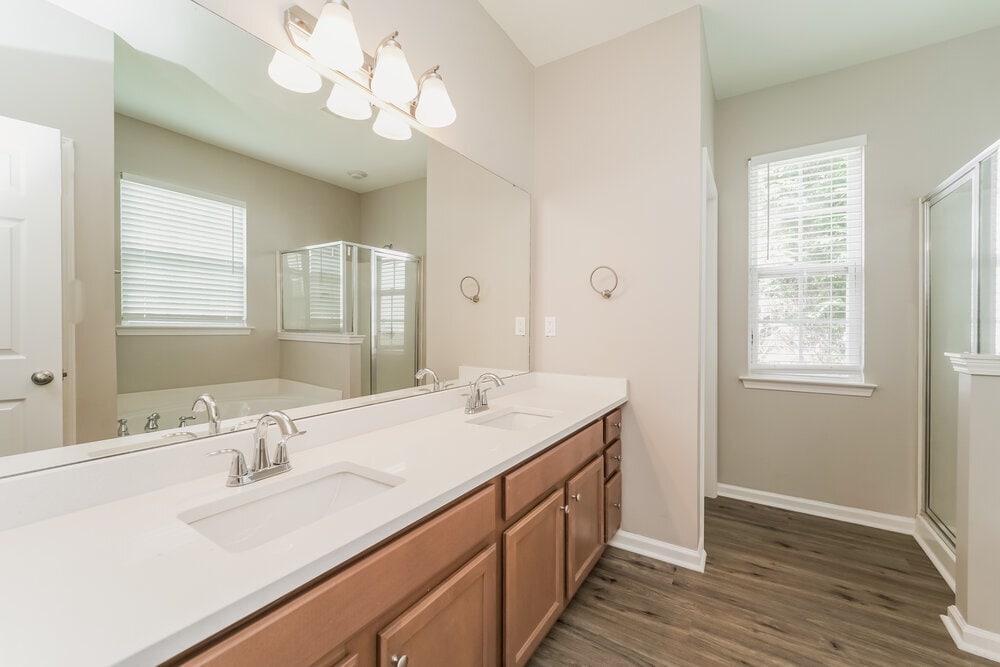 Building Photo - 16826 Macanthra Dr