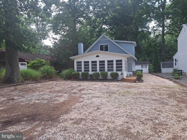 Building Photo - 23020 Linden Dr