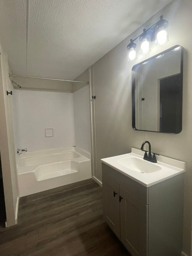 Building Photo - 1518 Lee County Rd 270