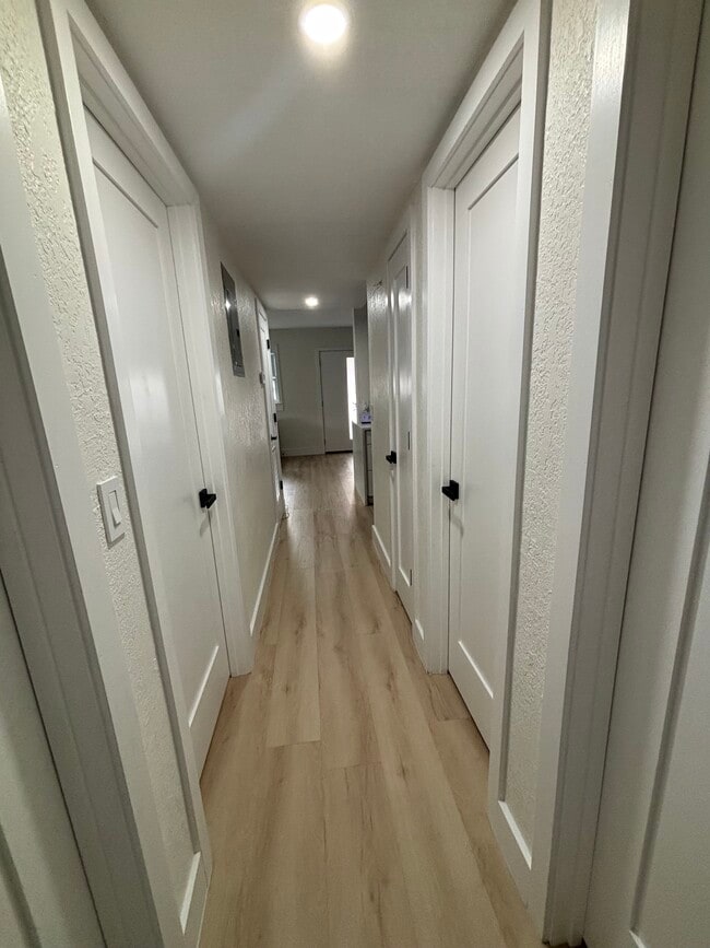 Building Photo - 8003 Somerset Ln