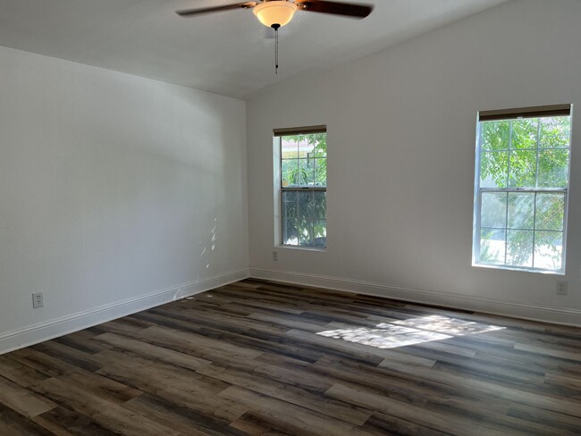 Building Photo - Cozy 3 bedroom, 2 bath home for rent in Mo...