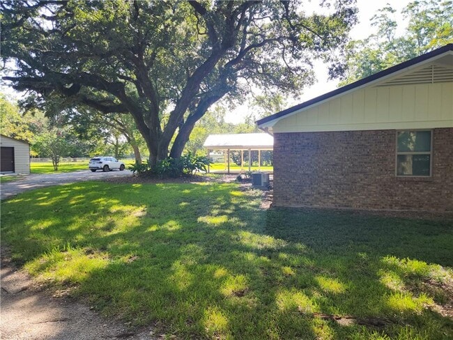 Building Photo - 8575 Clement Poiroux Ln