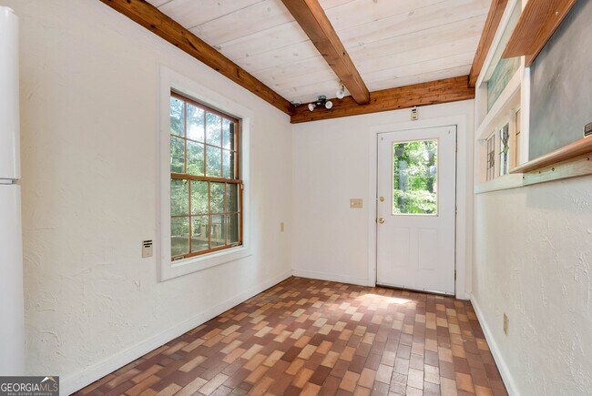 Building Photo - 3978 Pineshore Cir