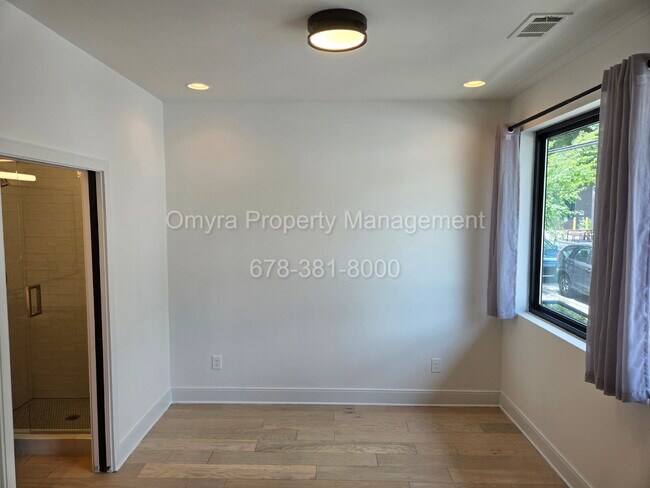 Building Photo - Luxurious 3 Bedroom Home near East Atlanta!