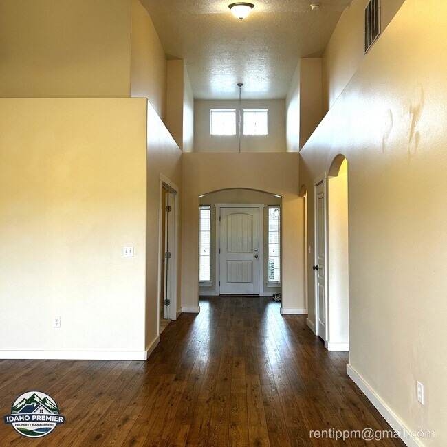 Building Photo - 2546 W Cerulean Dr