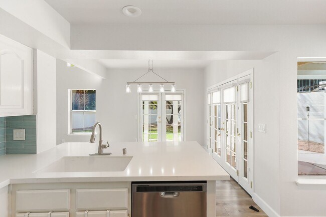 Building Photo - 2641 Starfish Ct