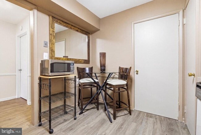 Building Photo - 7 Dennison Dr