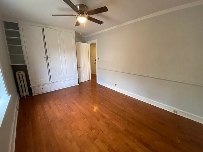 Building Photo - 7434 N Seeley Ave