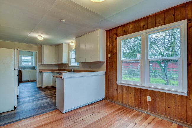 Building Photo - 3 Bedroom Rambler in Coupeville