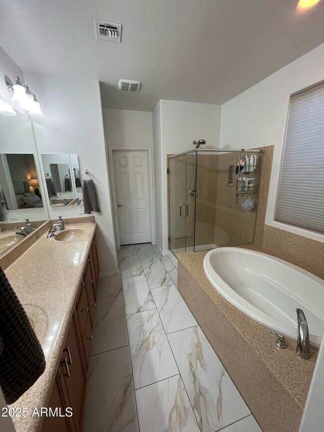 Building Photo - 26833 N 14th Ln