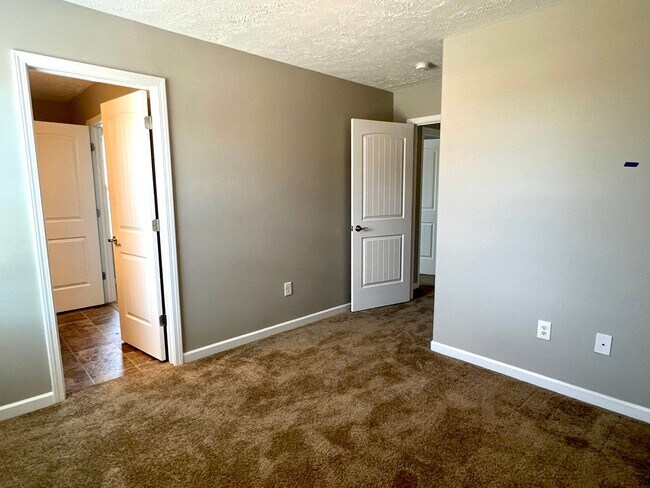 Building Photo - 5305 Tony Lama Ln