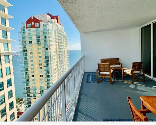 Building Photo - 1200 Brickell Bay Dr