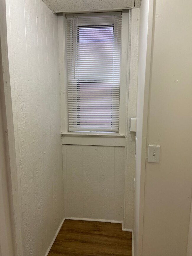 Building Photo - 2300 Montgall