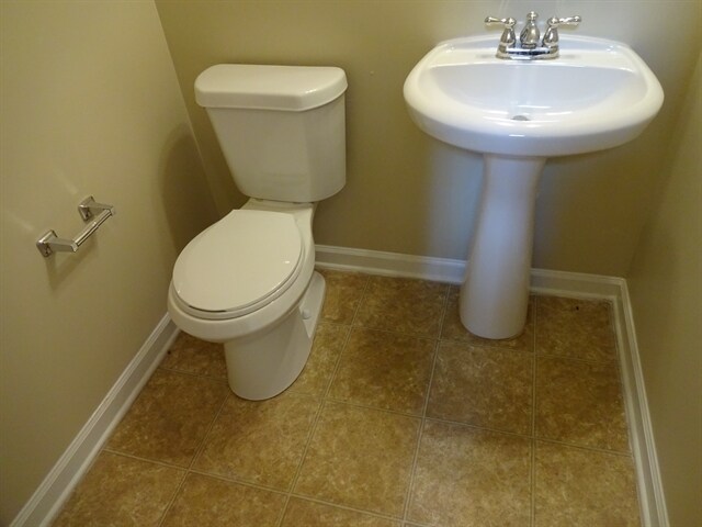 Building Photo - 9104 Valleyview Ct