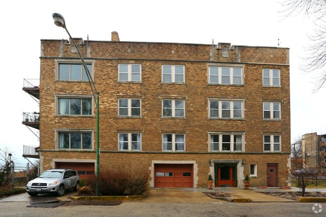 W Chase - 1201 W Chase Ave