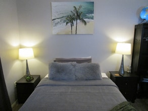 Building Photo - 3830 E Lakewood Pkwy W