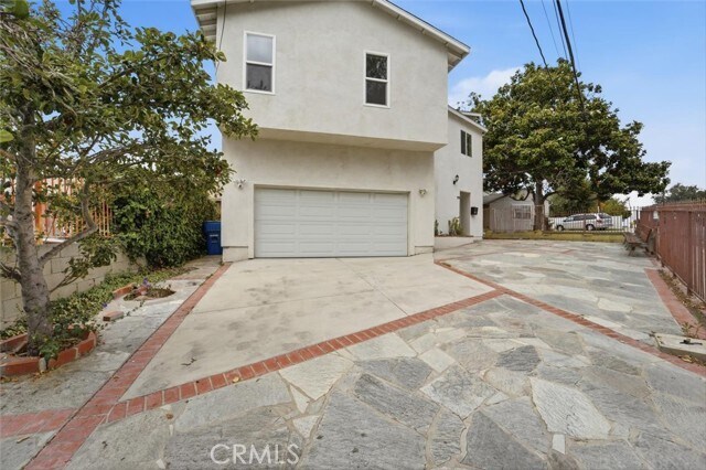 Building Photo - 709 Warren Ln