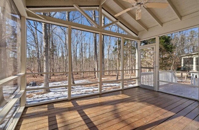 Building Photo - 4-Bed Oasis in Treyburn Community