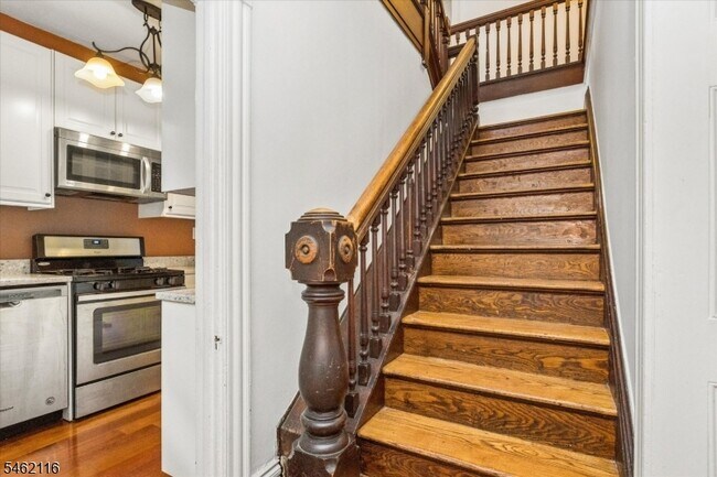 Building Photo - 145 Watchung Ave