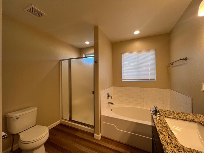 Building Photo - 4 Bedroom 2 Bathroom Fallon Home