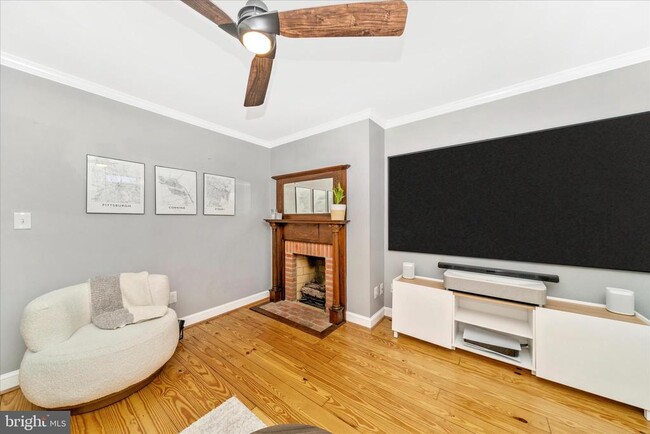 Building Photo - 313 N Market St