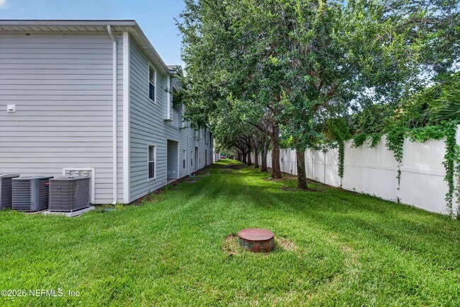 Building Photo - 7047 Deer Lodge Cir