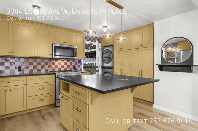 Building Photo - 3304 Louise Ave W