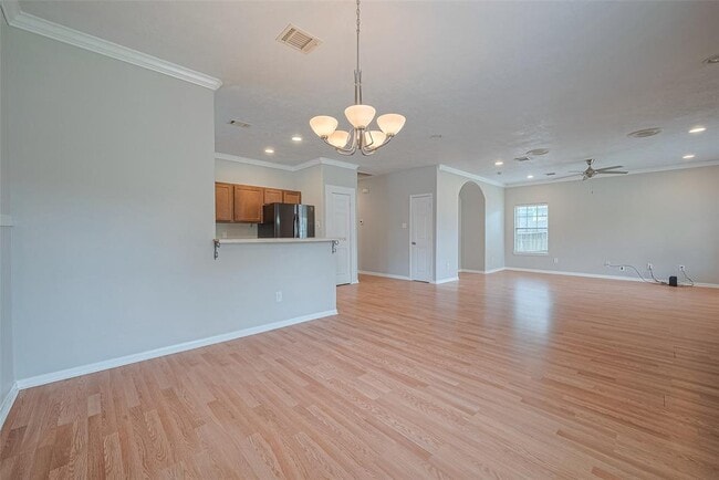 Building Photo - 213 W Murrill Ave