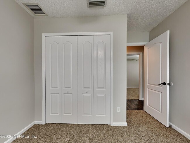Building Photo - 6463 Silk Leaf Ln