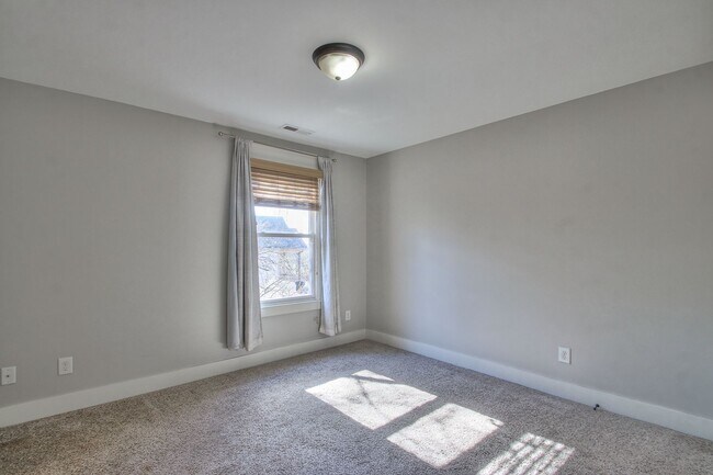 Building Photo - Great East Nashville 3BR Home