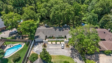 Building Photo - Totally renovated open concept with vaulted ceilings