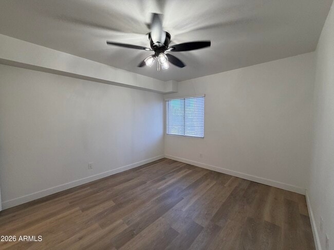 Building Photo - 302 E Monte Vista Rd