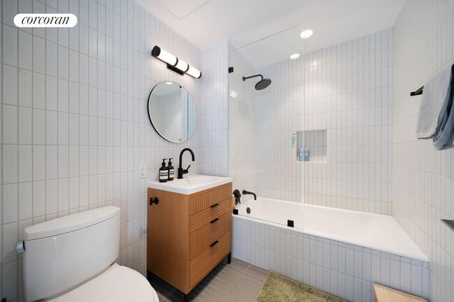 Building Photo - 111 Montgomery St