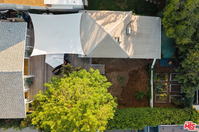 Building Photo - 6031 Mesa Ave