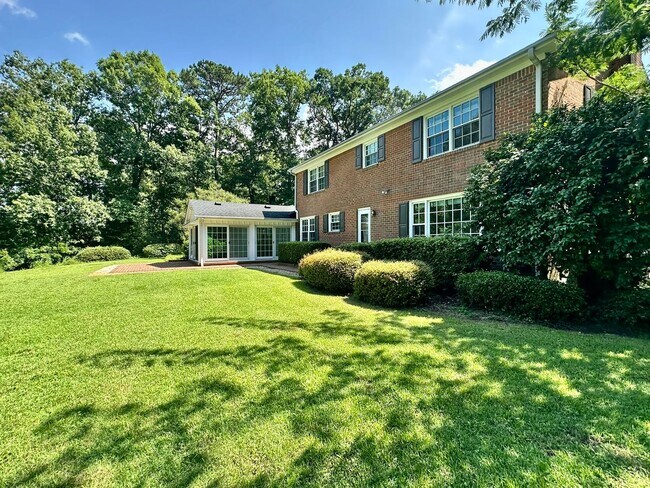 Building Photo - Reduced & Ready NOW! WATERFRONT Home in Wi...