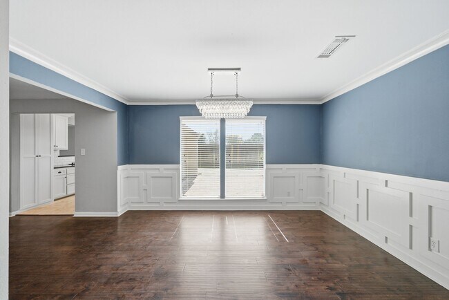 Building Photo - 2502 Hollow Hook Rd