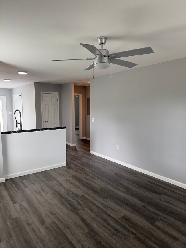 Building Photo - 105 Leslies Home Dr