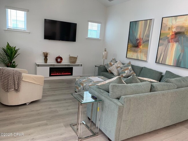 Building Photo - 8620 Sand dollar Dr