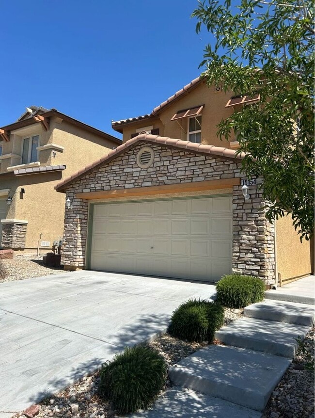 Building Photo - House for Lease