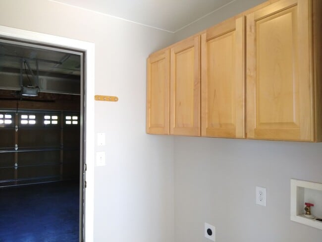 Building Photo - Gorgeous 2 Story 3 Bedroom 2.5 Baths in Dacono For Rent