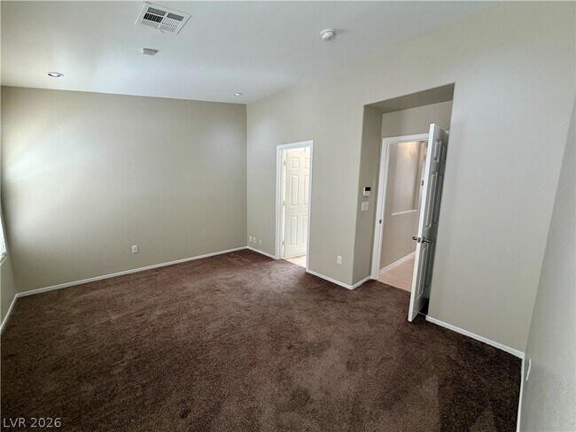 Building Photo - 276 Heatherstone St