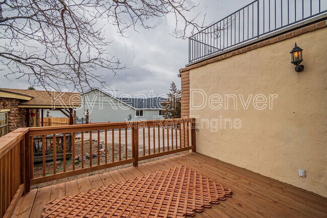 Building Photo - 990 Beech St